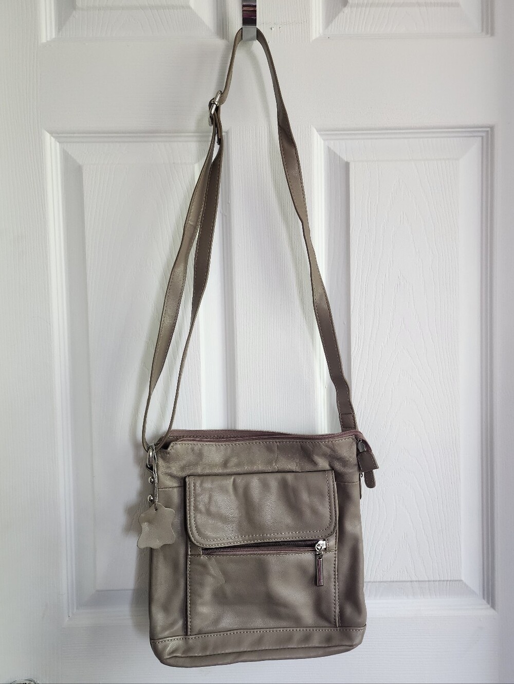 Giani Bernini Metallic Taupe Crossbody Bagl 100099